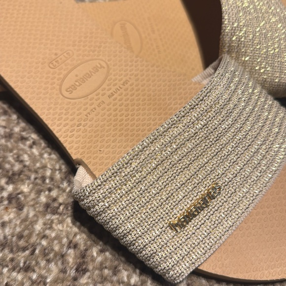 Havaiana’s Womens Gold Slide Sandals - Size 11/12 or 41/42 - Picture 3 of 3